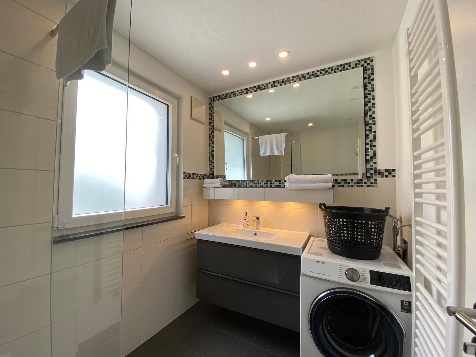 All-In Apartments In Fischeln Mit Gartenblick, Naehe Duesseldorf - Messe - Airport - Helios Крефелд Екстериор снимка